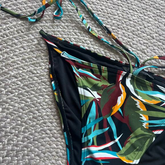 Vince Camuto Bikini Bottom Sz Medium - Picture 3 of 3